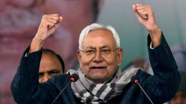 Nitish Kumar At Governor's House Amid Turmoil