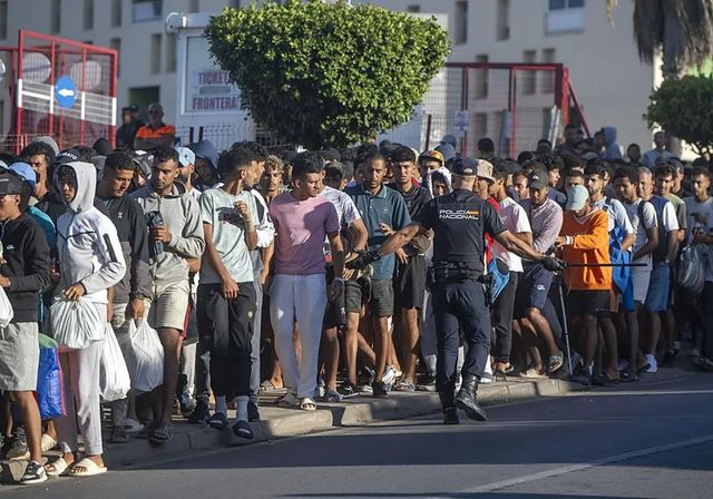 Junts advierte al Gobierno: Cataluña debe quedar excluida del reparto de menores de Ceuta