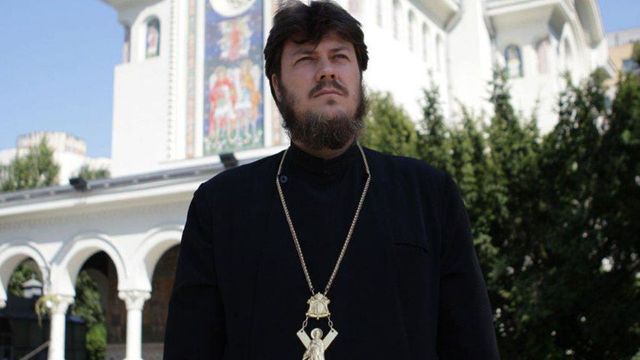 Preotul Eugen Tănăsescu: “Nu Biserica a umplut spitalele, ci colcăiala de interese enorme pe niște cârpe, numite măști”