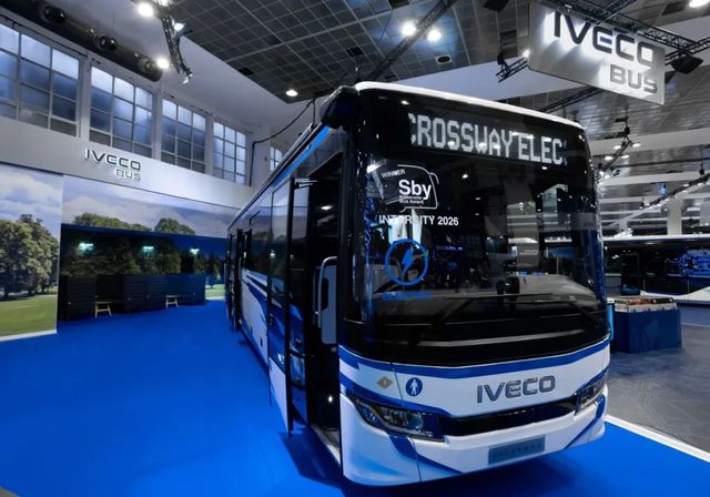 La gama Iveco Crossway consigue su quinto título de «Autobús sostenible del año»