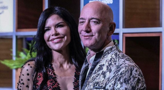 Jeff Bezos sposa Sanchez a Venezia, lusso sfrenato e proteste locali