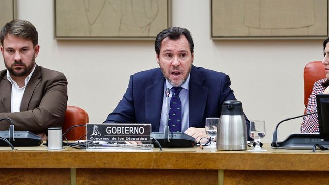 Comienza la reunión entre Puente y los maquinistas para evitar la huelga de trenes