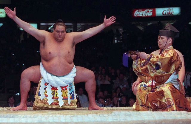 Uriașul Akebono, marele campion de sumo, a murit subit la 54 de ani