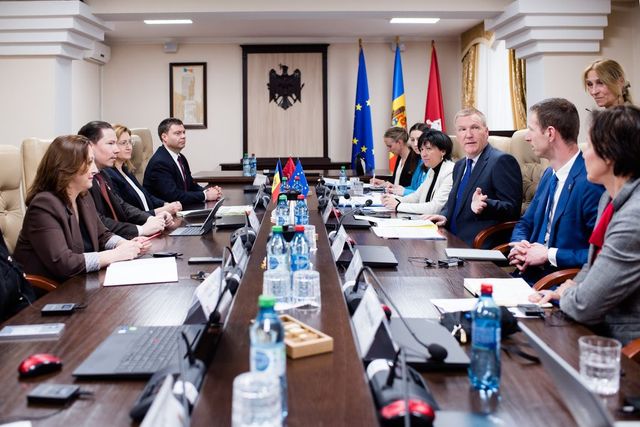 Michael McGrath: Uniunea Europeană va acorda Republicii Moldova încă 5 milioane de euro pentru reforma justiție