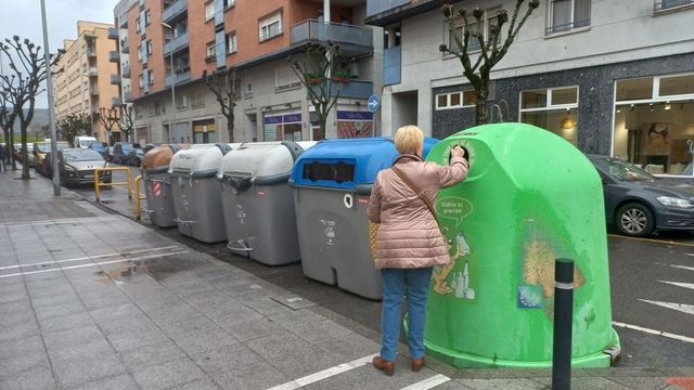 Bruselas avala la tasa de basuras que introducirá España en 2025 como medida viable para reducir residuos