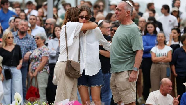 Útočníka z pláže Bondi Beach obvinili z 15 vražd a terorismu