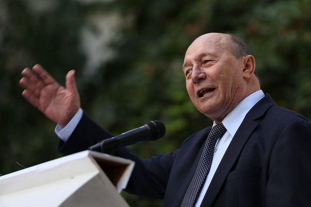 Băsescu nu mai contestă decizia de colaborator