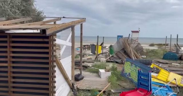 Buzoianu: În cazul a circa 80 % dintre contractele pentru închirierea plajelor din Năvodari existau construcții ilegale