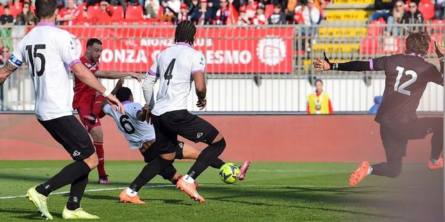 Monza-Cremonese 1-1, Carlos Augusto risponde a Ciofani