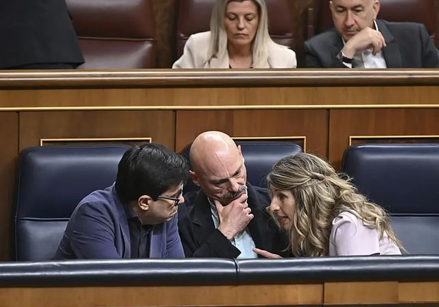 Sumar extravía su «brújula» tras el fracaso del decreto de alquileres