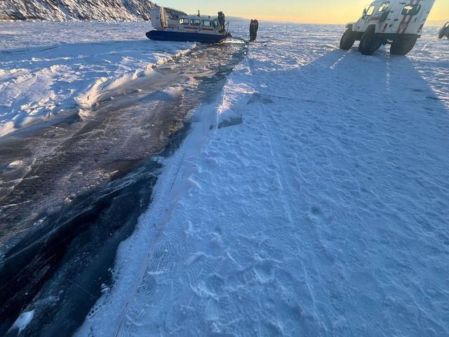 Un autobuz cu turiști chinezi s-a scufundat în Lacul Baikal după…