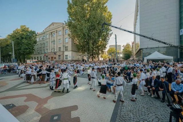 Chișinăul marchează 590 de ani de la prima atestare documentară – Capitala invită locuitorii la trei zile de sărbătoare