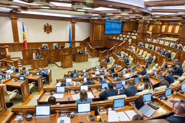 Termenul de privatizare a fost extins, iar buteliile de gaz vor fi interzise în blocuri