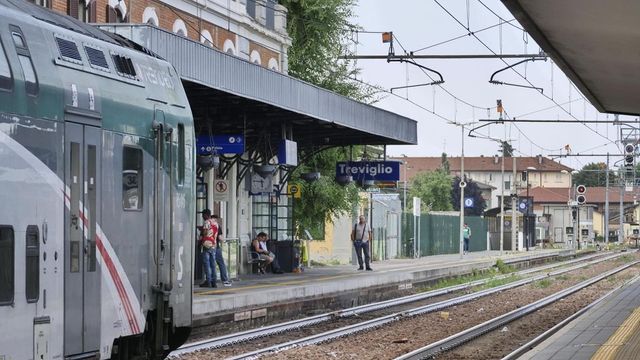 Lottatore Mma stacca dito a morsi a passeggero di un treno a Pioltello