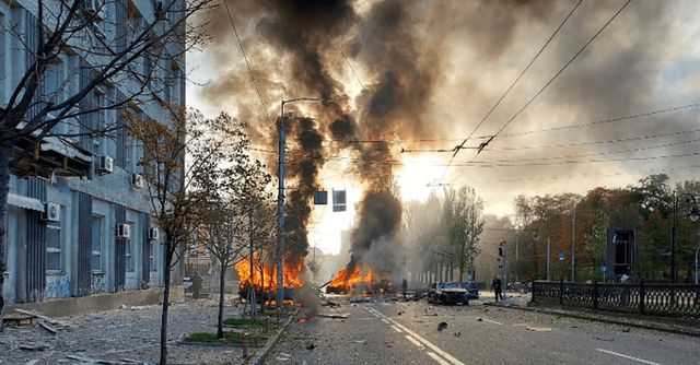 Explozii puternice au fost auzite luni dimineața în centrul Kievului