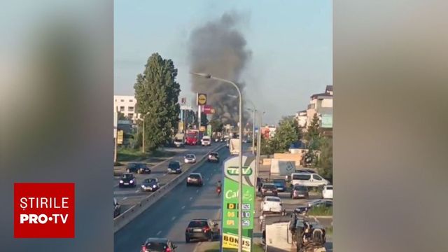 Incendiu puternic lan un depozit de cauciucuri din Bragadiru