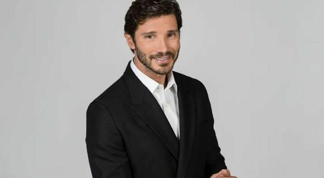 Sanremo 2027, il Festival di Stefano De Martino in onda dal 16 al 20 febbraio