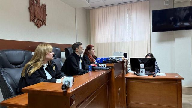 Avocatul lui Vladimir Plahotniuc cere recuzarea a două judecătoare invocând incompatibilitate