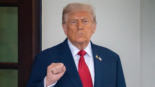 El Departamento de Justicia de Trump imputa al exdirector del FBI James Comey