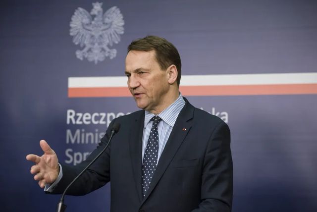 Polonia va restricționa mișcările diplomaților ruși pe teritoriul său