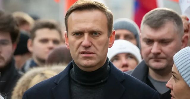 Matce Navalného ruské úřady ukázaly synovo tělo. Žádají pohřeb bez obřadu