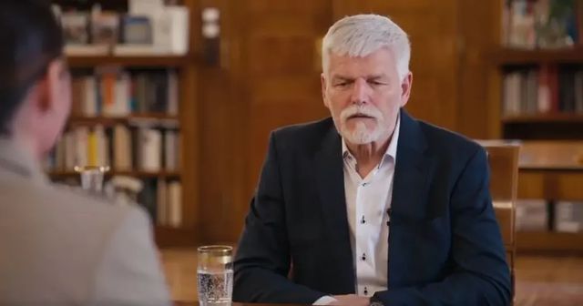 Armáda zveřejnila diskutovaný rozhovor s prezidentem Pavlem