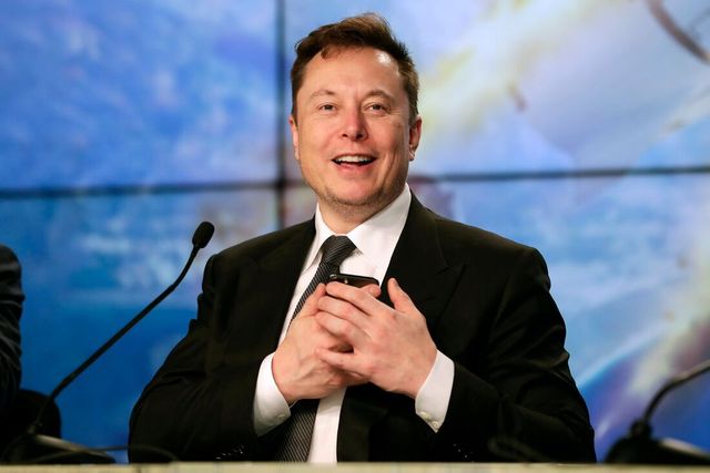 Elon Musk a devent prima persoană din lume cu o avere netă care depășește 400 de miliarde de dolari