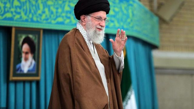 Khamenei, contro i nostri nemici una risposta devastante