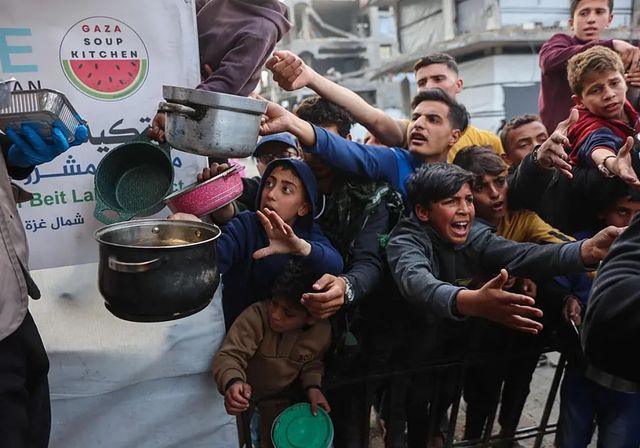 La Justicia francesa emite órdenes de arresto contra dos activistas franco-israelíes por complicidad con el genocidio