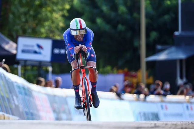 Europei ciclismo oggi, Ganna argento nella crono dietro Evenepoel
