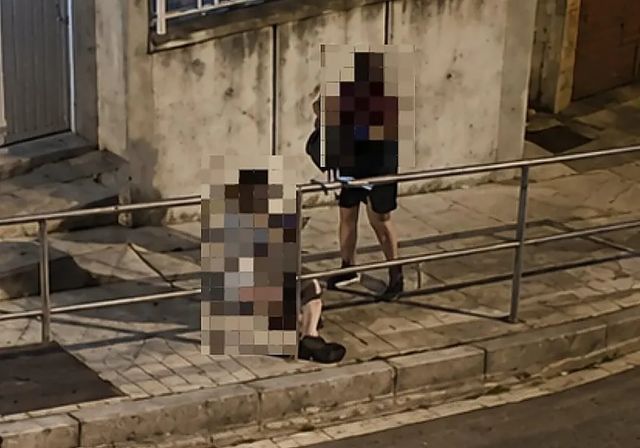 Se entrega el hombre que atacó con un gancho a un peatón y lo dejó atado a una barandilla en Granada