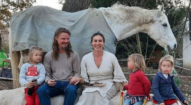 Tribunale, 'allontanare la madre e separare i bimbi del bosco'