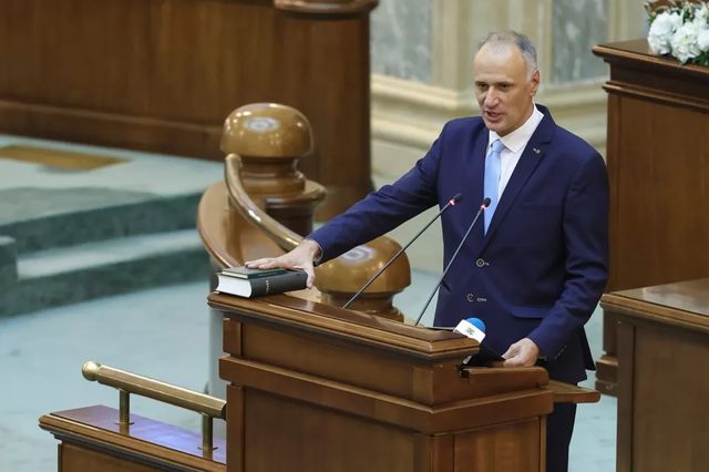 Noua lege ANI, adoptată de plen. USR strânge semnături pentru a o ataca la CCR, PNL susține demersul