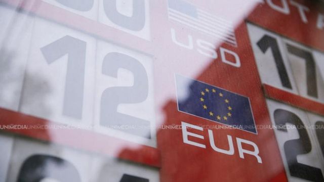 Curs valutar: Euro crește în valoare cu 7 bani, iar dolarul cu 11 bani