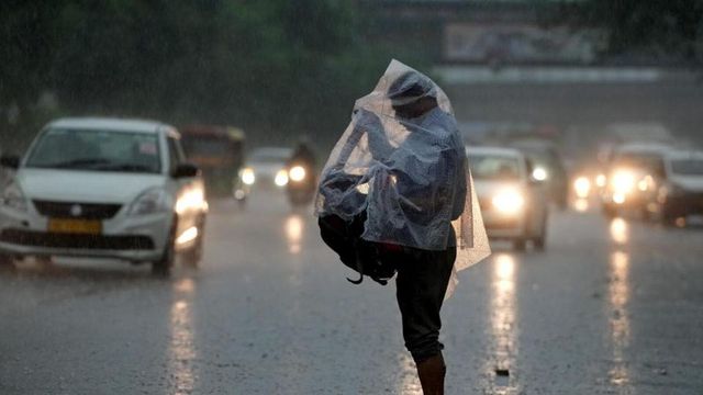 Parts of Delhi witness severe waterlogging following heavy rains