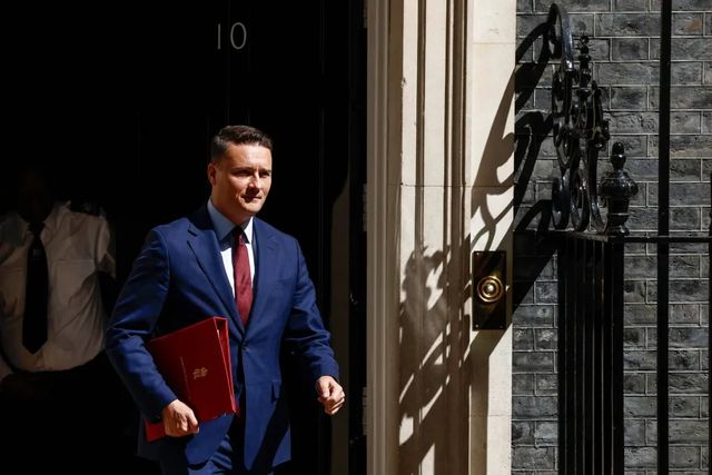 Uk, Streeting si dimette da ministro e lancia la sfida a Starmer