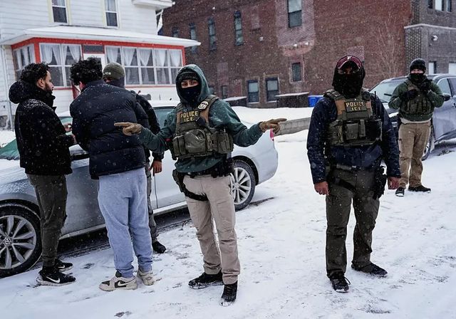 El Pentágono prepara 1.500 soldados para desplegarlos en Minesota por las protestas contra el ICE