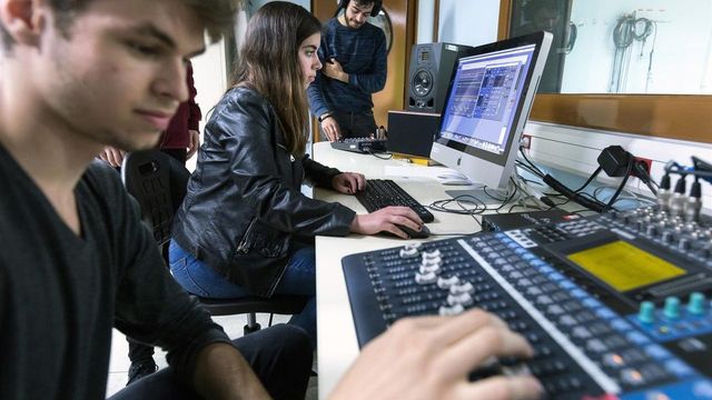 Castilla y León quiere titulados de Formación Profesional casi en la mitad de los trabajos