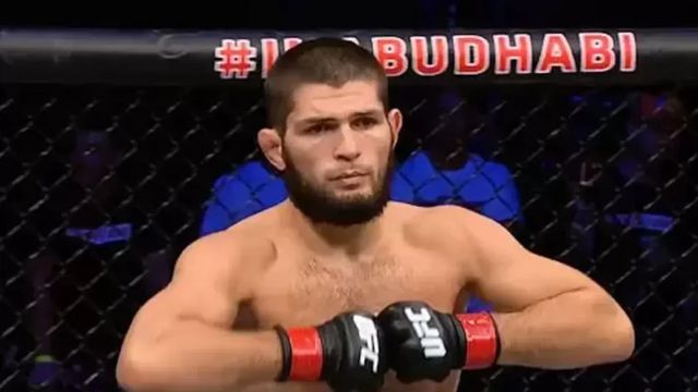 Khabib Nurmagomedov removed from Frontier Airlines flight amid seating dispute