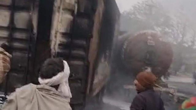 Atleast 5 killed after truck carrying chemicals hits cars in Jaipur-Ajmer highway