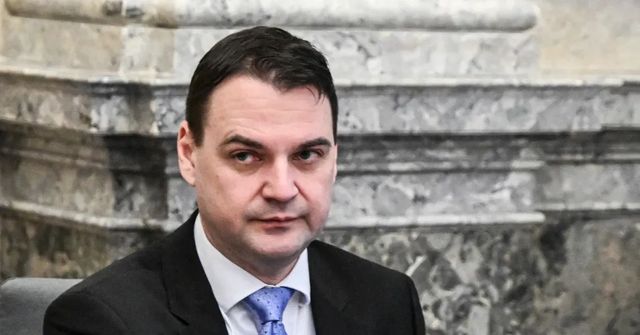 Macinkův let do USA zhatilo počasí, ministr se vrací do Prahy