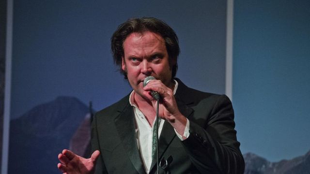 Jurnalistul Charley Ottley a obținut cetățenia română. Îl recomandă reclama pentru România