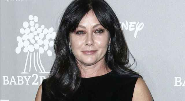 Shannen Doherty è morta, la lunga battaglia contro il cancro dell’ex Brenda di Beverly Hills