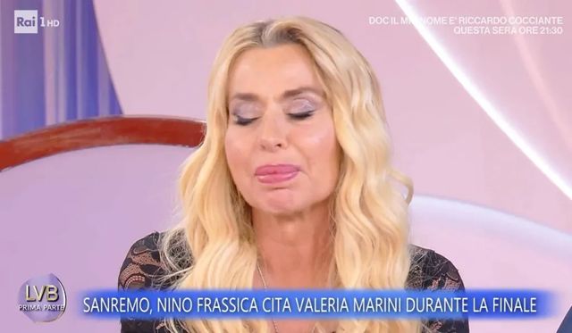 Nino Frassica si scusa con Valeria Marini per la gag di Sanremo (forse)