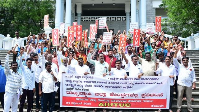 Hostel workers stage protest in Kalaburagi