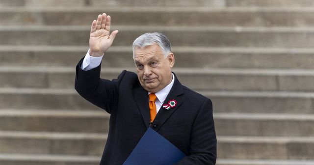 Orbán Viktor váratlanul Abu-Dzabiba utazott