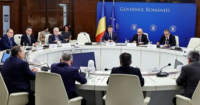 Premierul Bolojan a discutat cu reprezentanții rectorilor despre bugetul educației