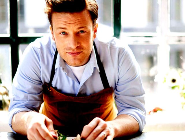 Jamie Oliver dă vina pe Brexit pentru prăbușirea lanțului său de restaurante