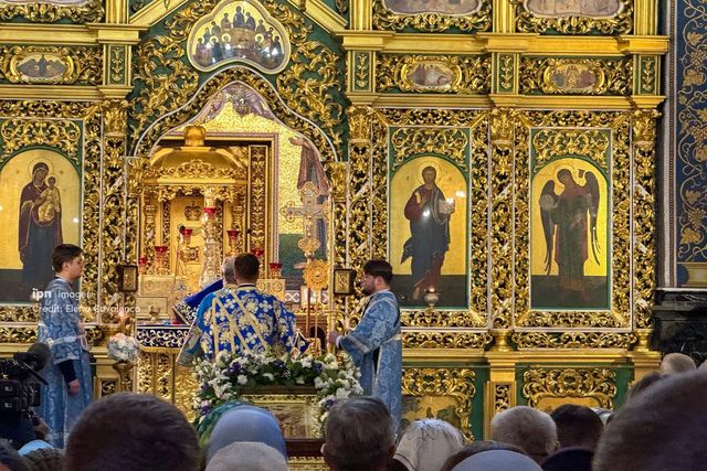 Creștinii ortodocși prăznuiesc Adormirea Maicii Domnului