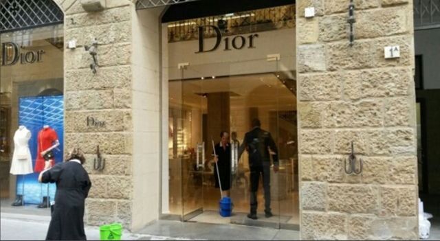 Colpo da 200mila euro nel negozio Dior nel centro di Firenze